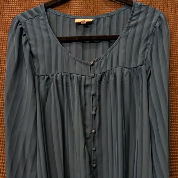 Studio B Womens Plus Size 1X Long Sleeve Chiffon Blouse - Picture 1 of 6